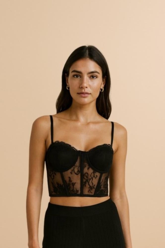 بلوزة دانتل سوداء