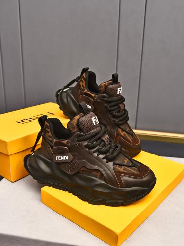حذاء Fendi Flow للجنسين