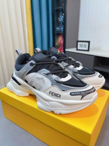 حذاء Fendi Flow للجنسين