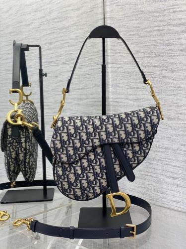 Fendi saddle bag best sale