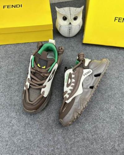 حذاء Fendi Flow للجنسين