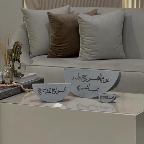 ستاند اكرليك فضي نصف دائرة