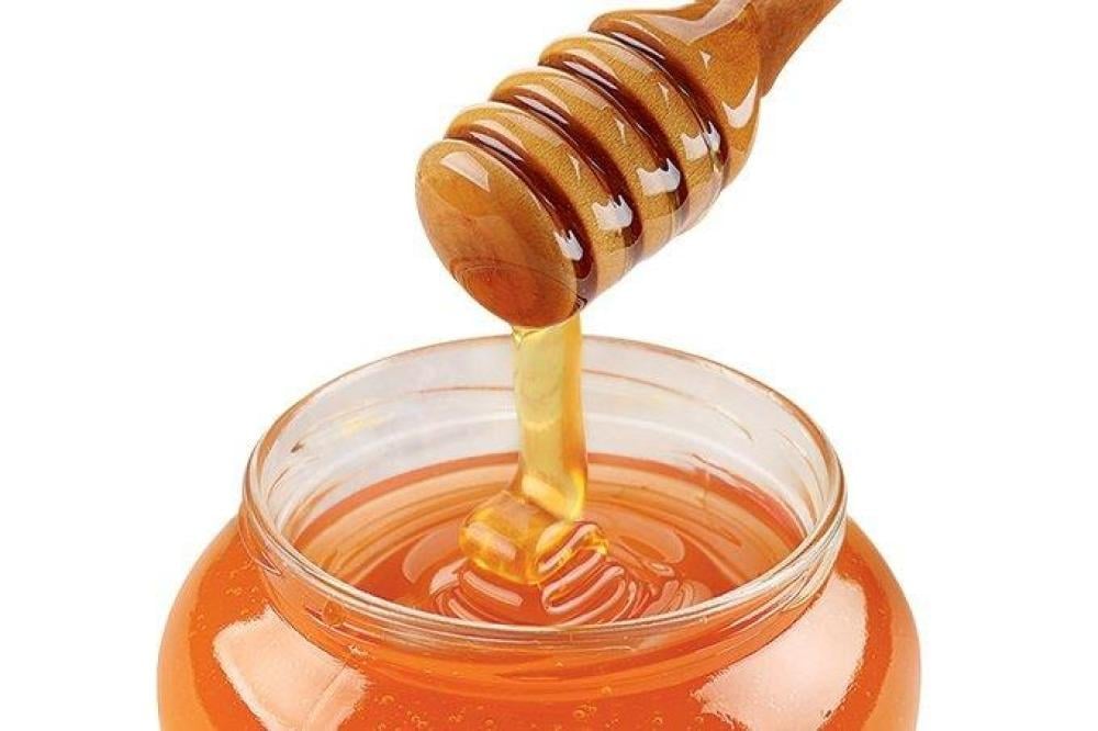 الفرق بين عسل السدر وعسل الكالبتوس: دليل شامل للاختيار الصحيح