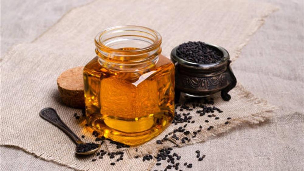 Mix honey with black seed