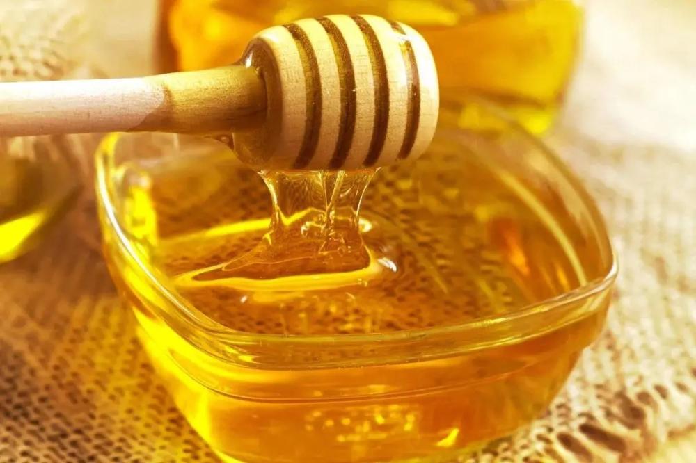 خلطات عسل للمتزوجين : 21 خلطة لتعزيز الصحة الجنسية والحيوية الزوجية