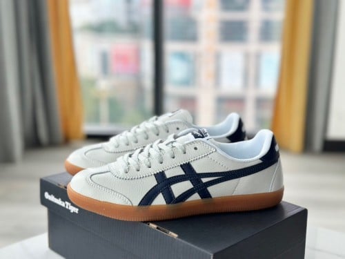 Onitsuka tiger 2024 by asics tokuten