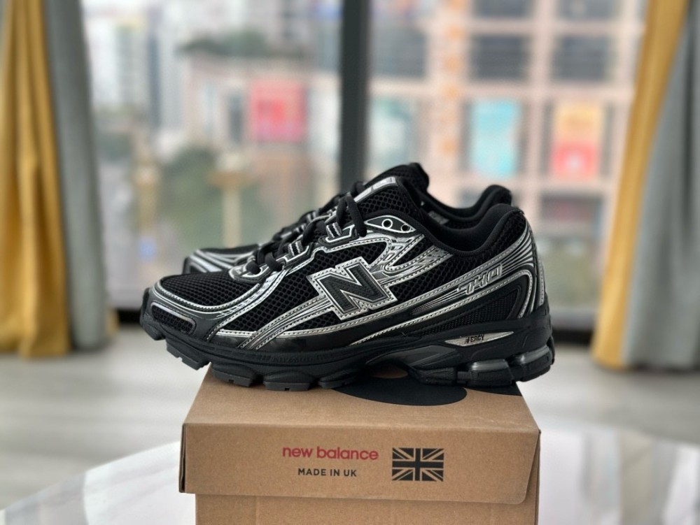 New Balance 740 - Twenty Nine