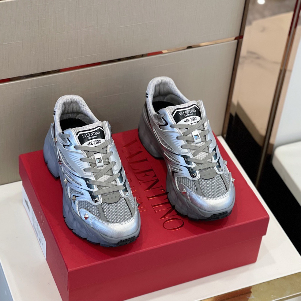 数量限定！EXPRESS便可★VALENTINO スニーカー VALENTINO GARAVANI(ヴァレンチノガラバーニ) / 11.ROCKSTUD