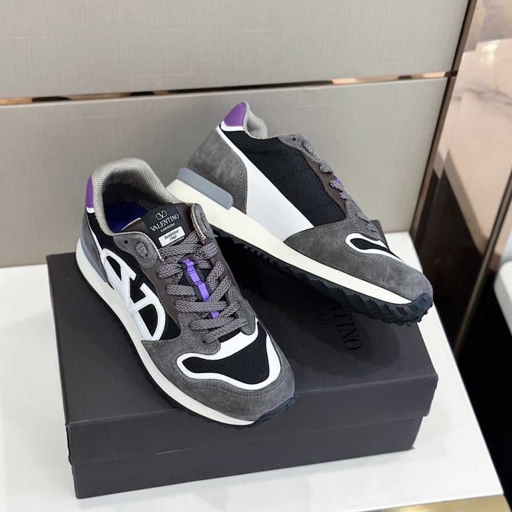 Valentino Garavani VLOGO PACE LOW-TOP SNEAKER - Twenty Nine