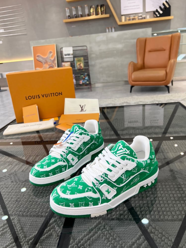 Louis Vuitton Trainer Sneakers (Green) – Luxxe