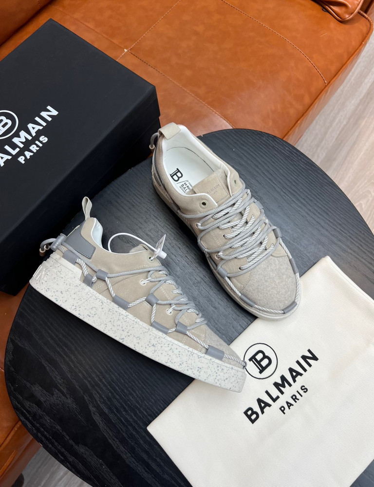 【関税込み】Balmain オフホワイト B-Skate スニーカー Balmainのオフホワイト B-Skate スニーカーがセール中