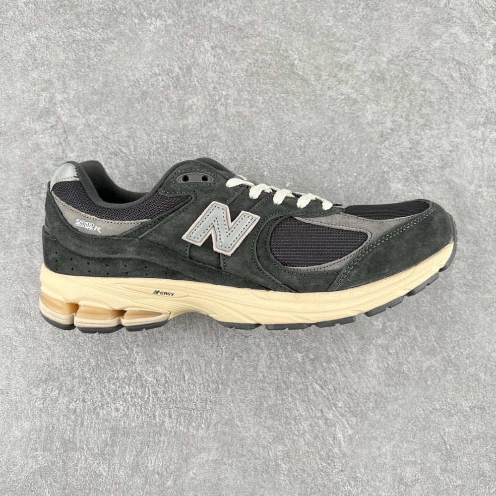 New balance 2002r