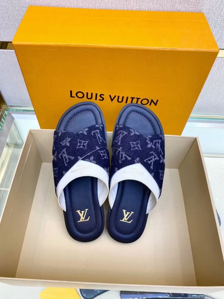 2 Knitted Shoes Set S00  For Baby  LOUIS VUITTON