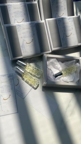 منتج جديد يليق بذائقتكم الراقية   عطور فرنسية بروائح مميزة حجم 10 مل مناسب لشنطة والسفر  مغلفه داخل علب يمكن تفصيلها حسب الطلب بالشكل والأسماء المختارة    )