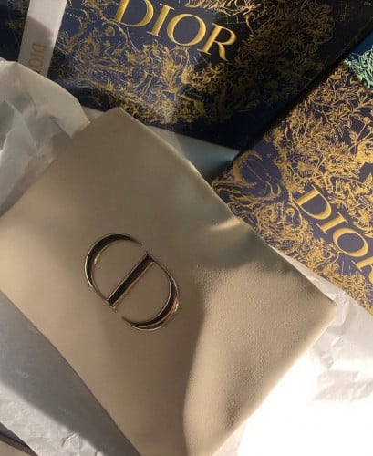 شنطة ديور الأصلية مع الكيس الأصلي