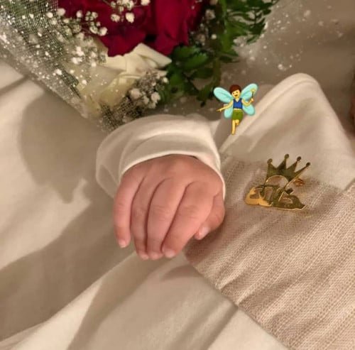 بروش التاج بالإسم