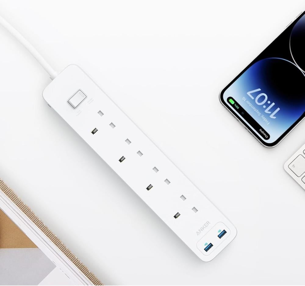 توصيلة انكر 4 منافذ طاقة مع منفذين USB-A بطول 1.8 متر