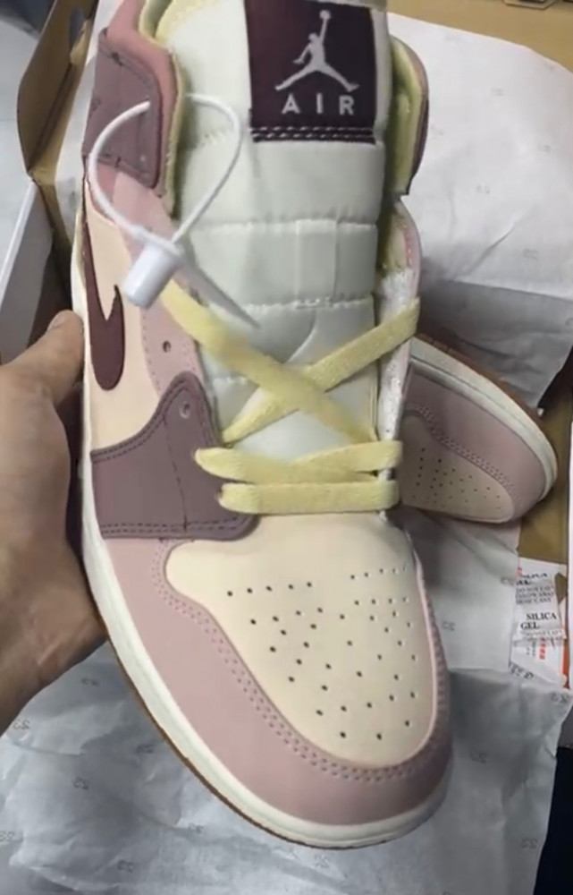 Jordan 1 Mid Dark Pony Smoky Mauve
