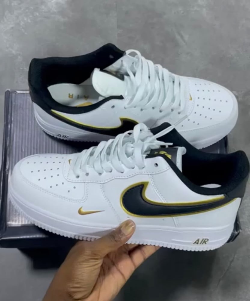 Nike Air Force 1 Metallic Gold