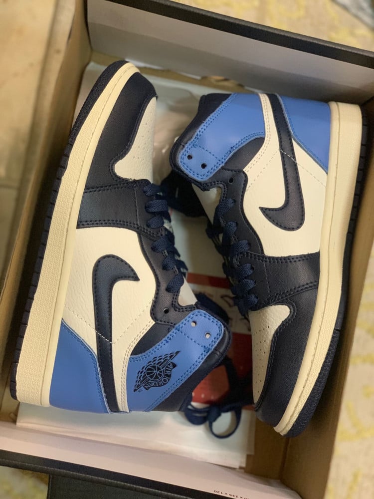 Jordan 1 Retro High Obsidian