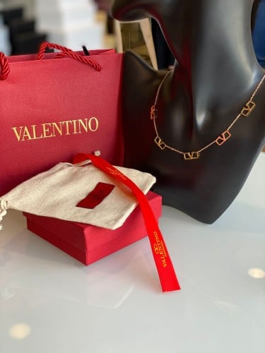 سلسال VALENTINO حلق ذهبي