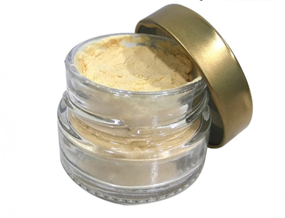 بودرة غذاء ملكات النحل: كنز طبيعي لصحة أفضل وجمال دائم