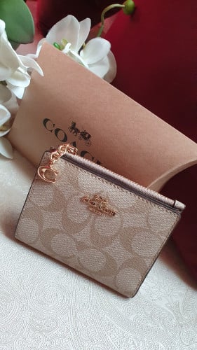 محفظة ماركة كوتش