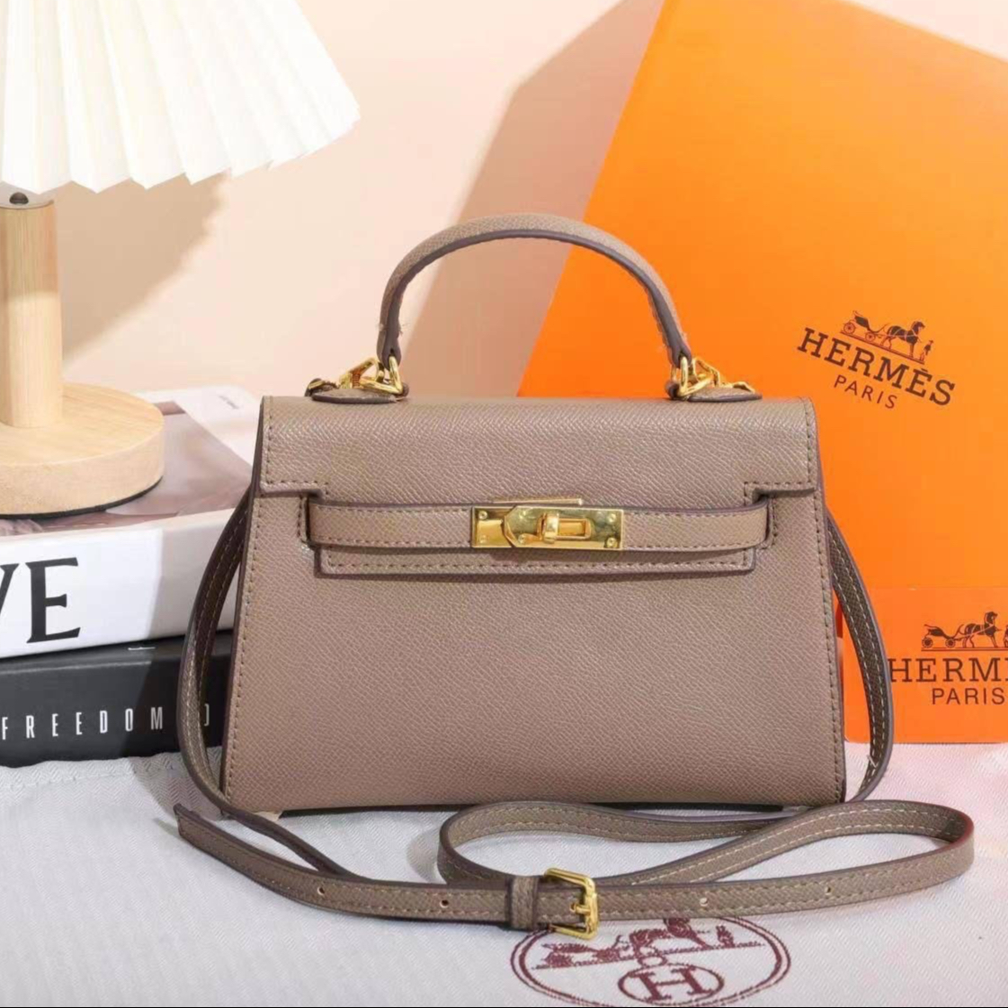 شنطة ايرميز كيلي - Hermès Kelly Bag