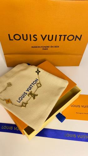 سوار LOUIS VUITTON الفاخر