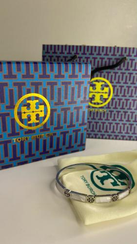 سوار TORY BURCH الفضي