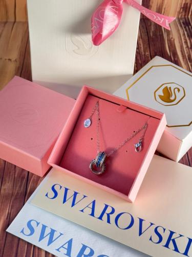 سلسال SWAROVSKI بتصميم دائرتين مترابطتين