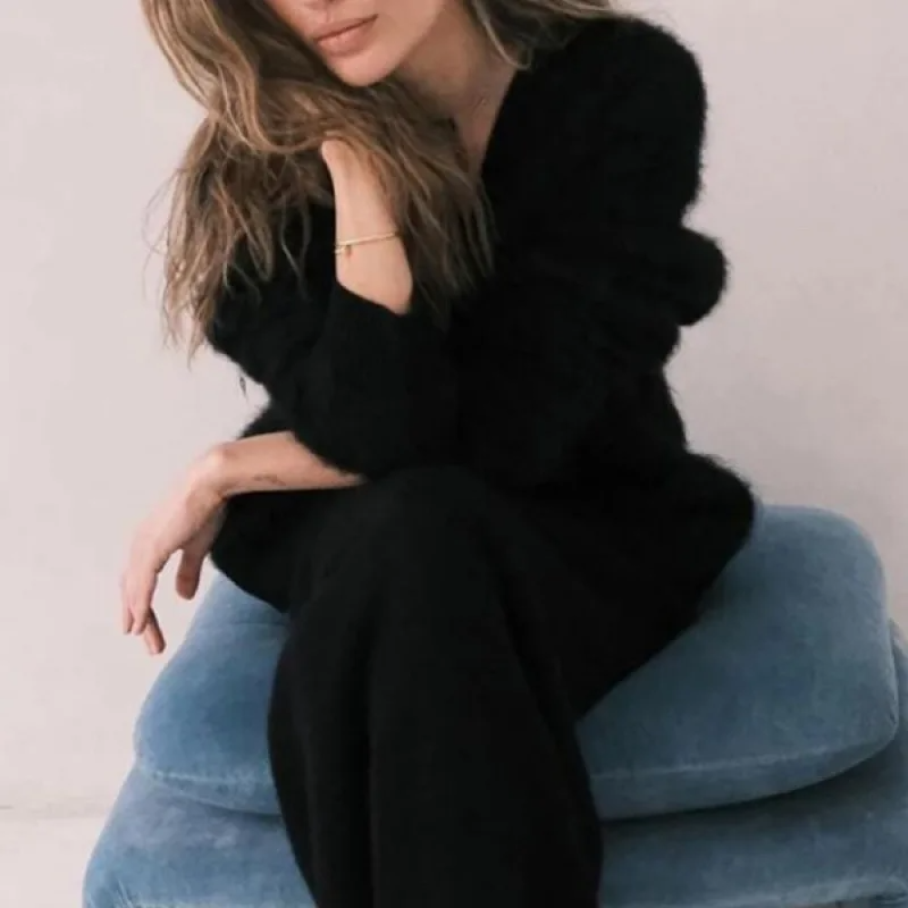 أسود