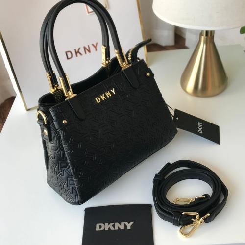 شنطة DKNY
