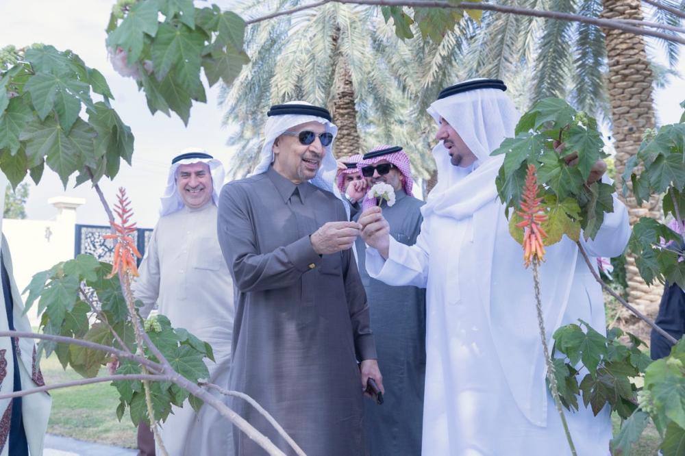 زيارة معالي وزير الاستثمار لهضيم للتمور