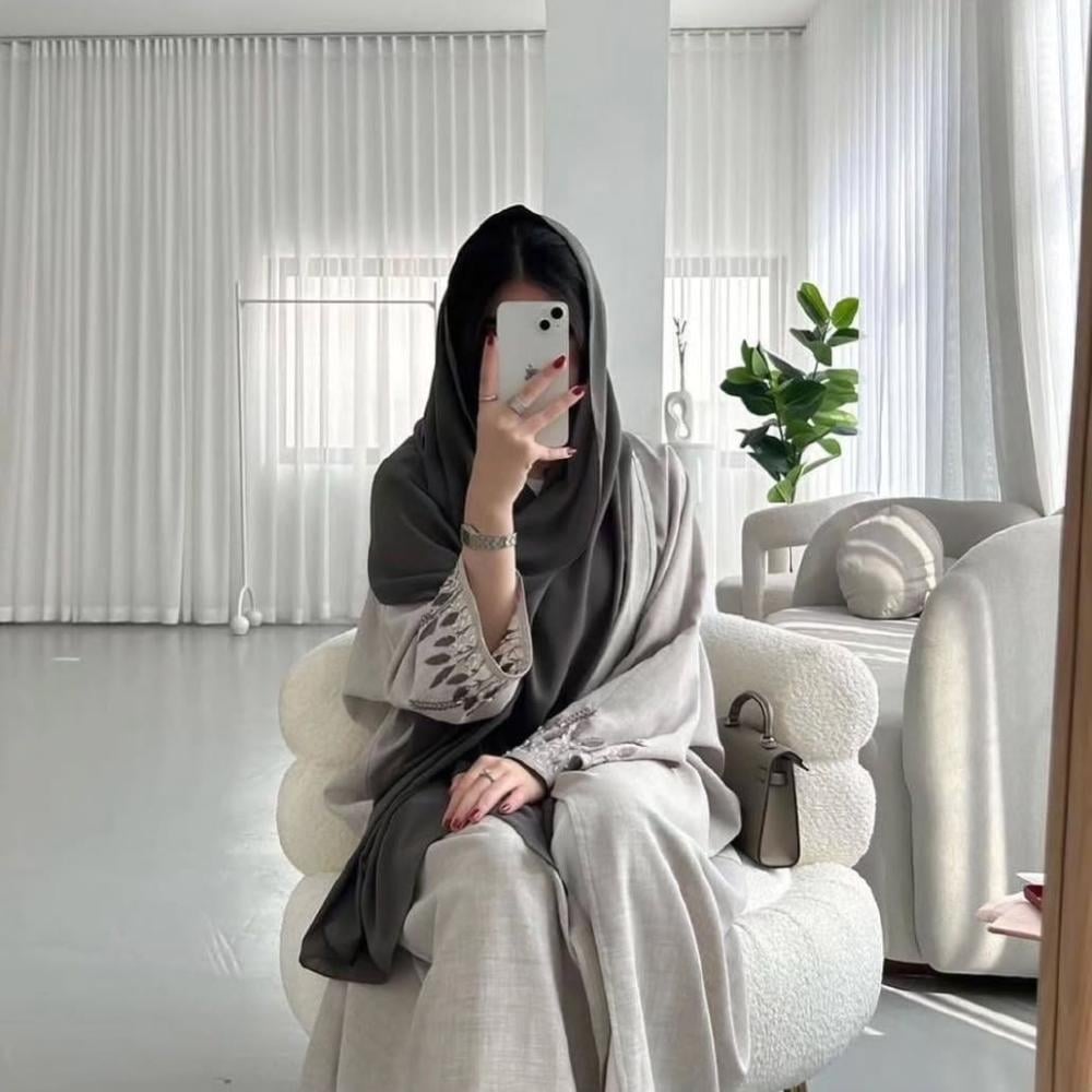 عباية صيفية ملونه بقماش لينن  القصة نص بشت عبايه لف  الاكمام تطريز يدوي مميز