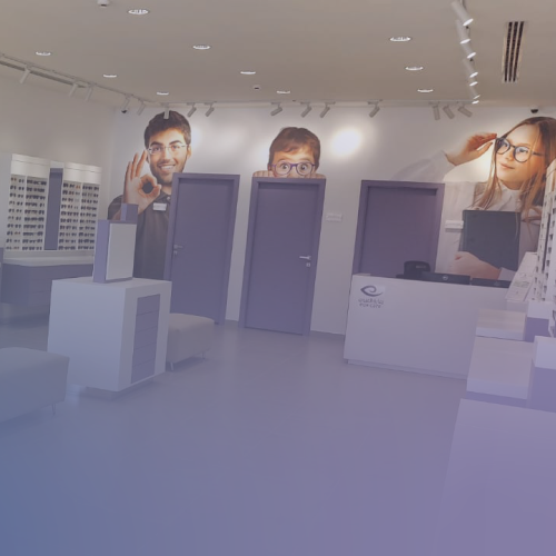 بصريات رعاية العيون التخصصي