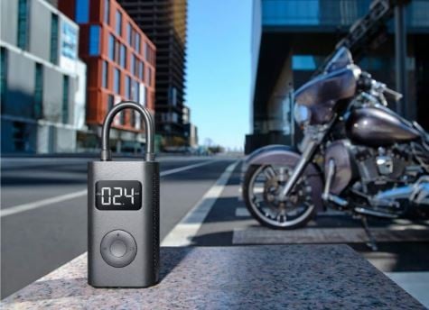 منفاخ عجلات من شاومي للسيارات والدبابات والسياكل والسكوترات Xiaomi Portable Pump