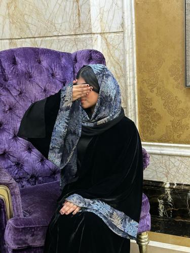 هبة السنة في الشتاء غيررر تميزي بعباية مخمل كشميري...