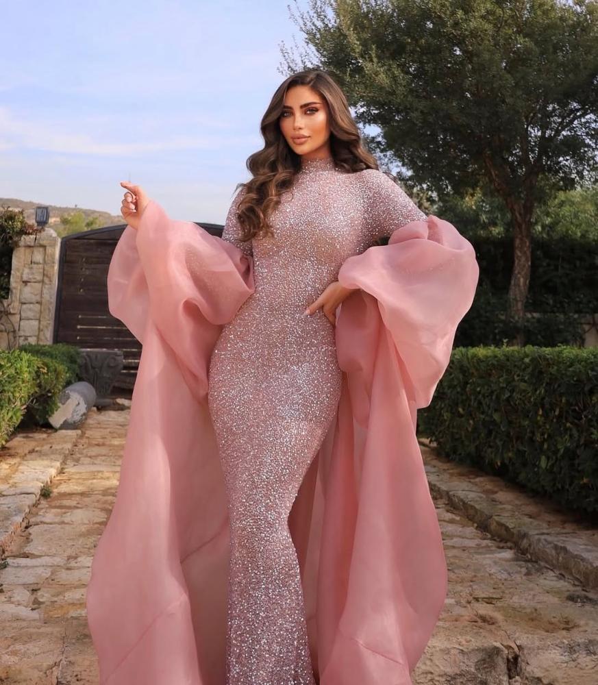 فستان سهرة مميز لون وردي