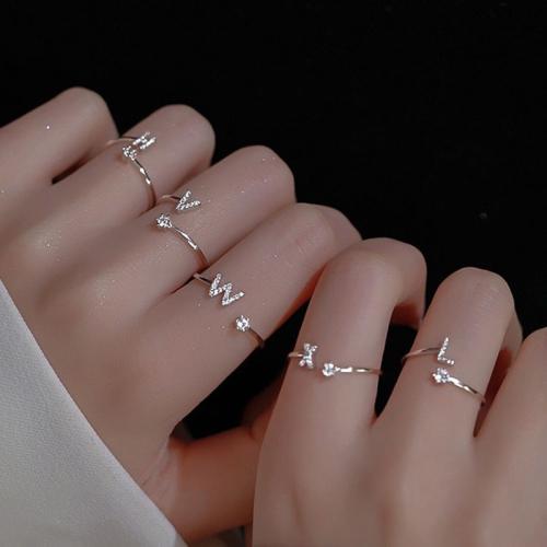 خواتم حروف للنساء