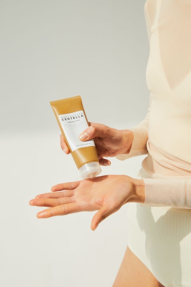 سكن١٠٠٤ skin1004 -غسول لكل أنواع البشرة من مستخلص نبتة السنتيلا. SKIN 1004 - Madagascar Centella Ampoule Foam