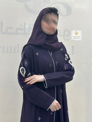 عبايه كلوش بقماش حرير ياباني موف بتدخيلات شك فاخر