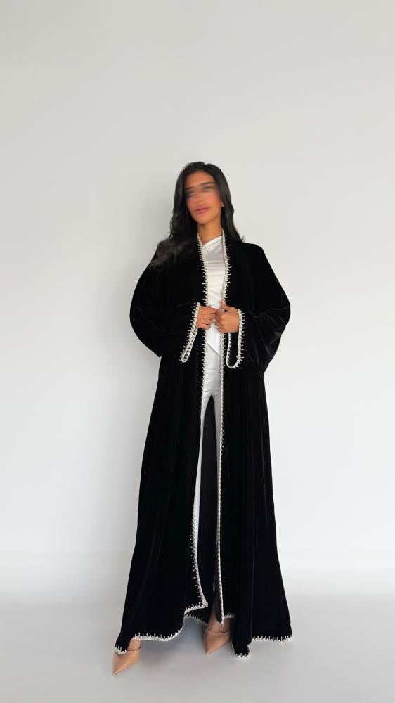 عبايه دبل كلوش بقماش مخمل كوري بتدخيل تطريز