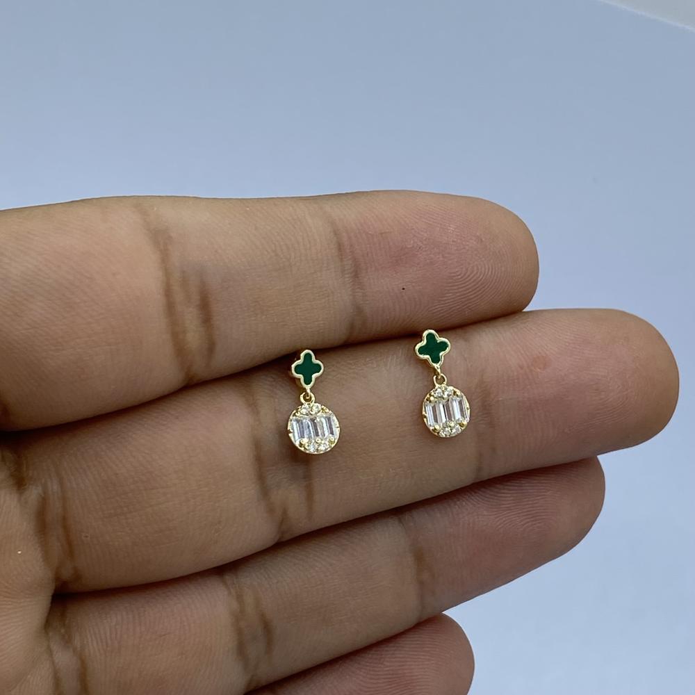 حلق ذهب عيار 18 وزن 0.78