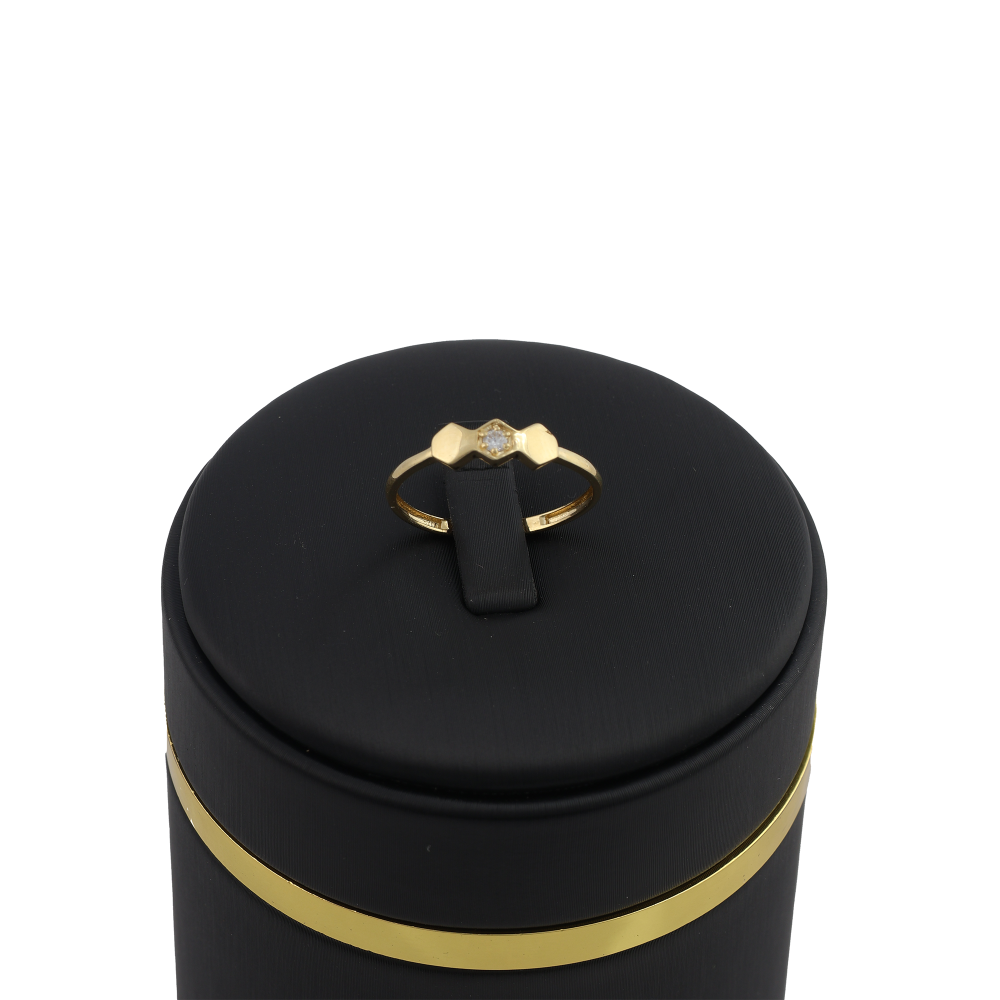 طقم ذهب كامل عيار18 وزن 20.5 جرام عقد واسوارة وحلق وخاتم من شذور الذهب