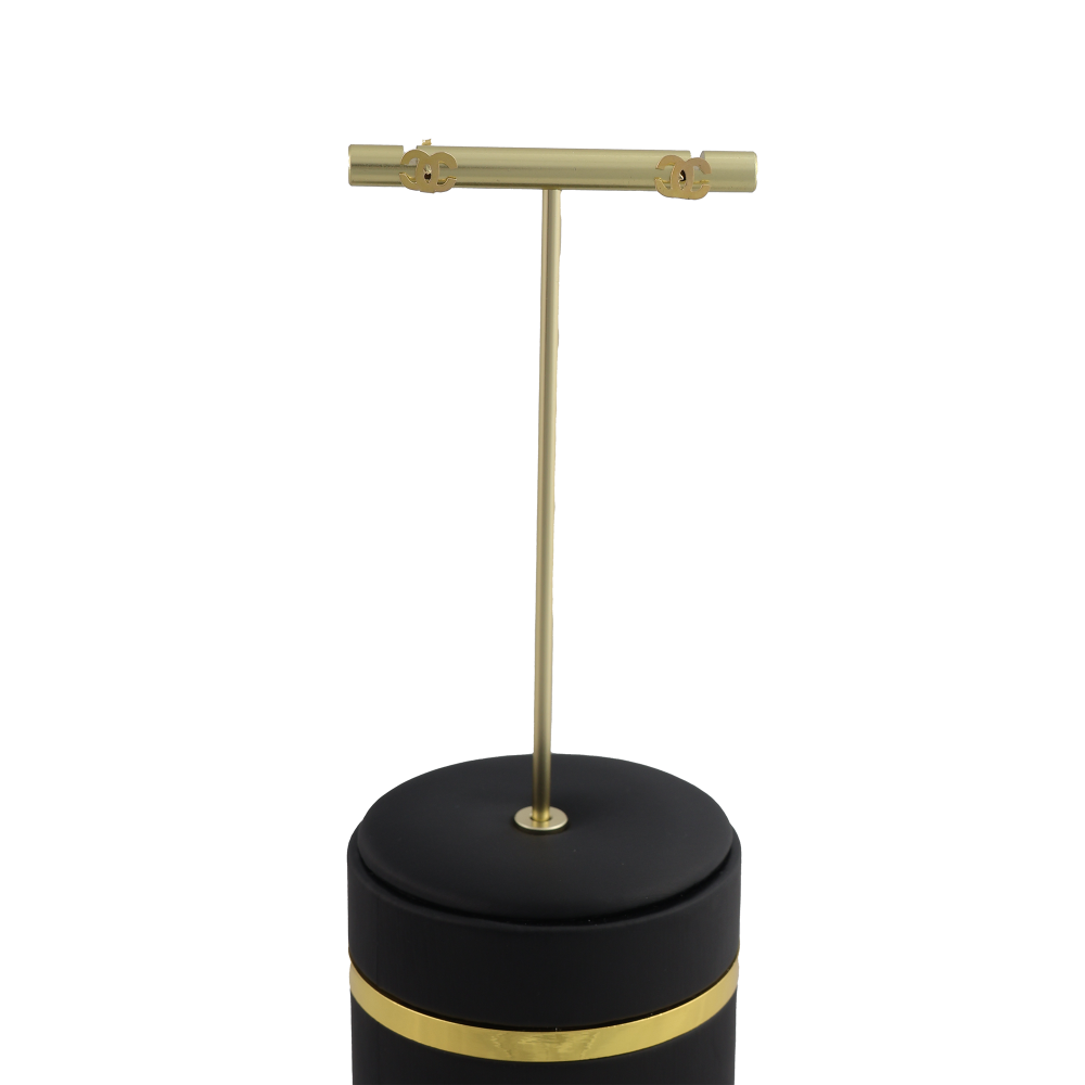 حلق الحرفين العالميين عيار 18 وزن 0.7 جرام- شذور الذهب