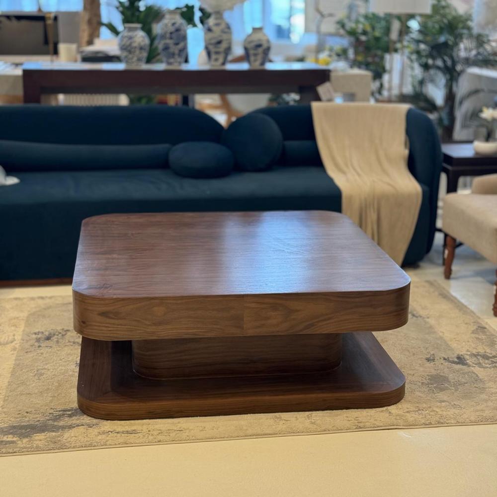 طاولة قشر جوز  120cm*120cm*45cm