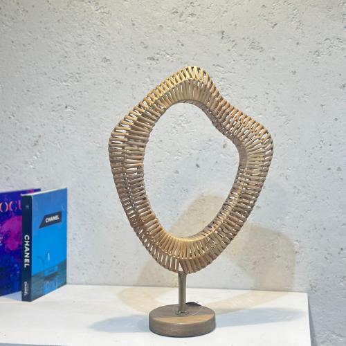 قطعة ديكور قش بقاعدة خشب وعمود حديد46×32×11سم