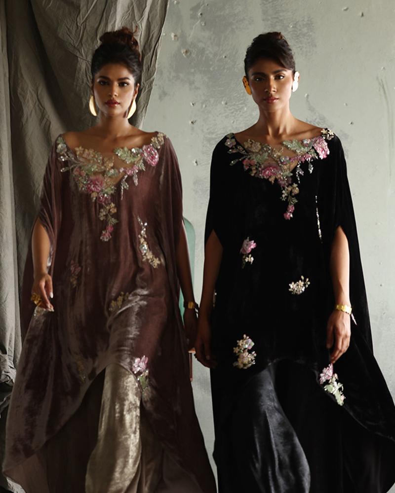 فستان مخمل نود  بقصة ( كيب )  مع شك يدوي