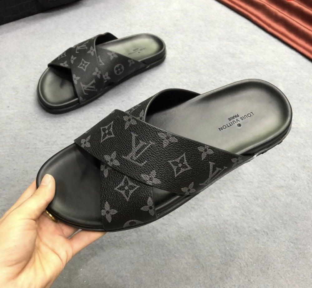 LOUIS VUITTON men s slippers